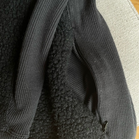 Lululemon Stand Out Sherpa 1/2 Zip - Picture 7 of 9